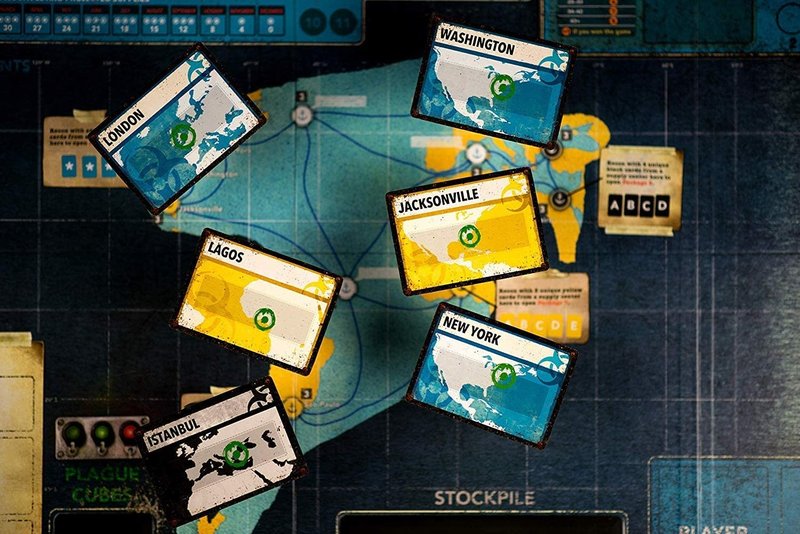 Z-Man Game Pandemic Legacy Yellow