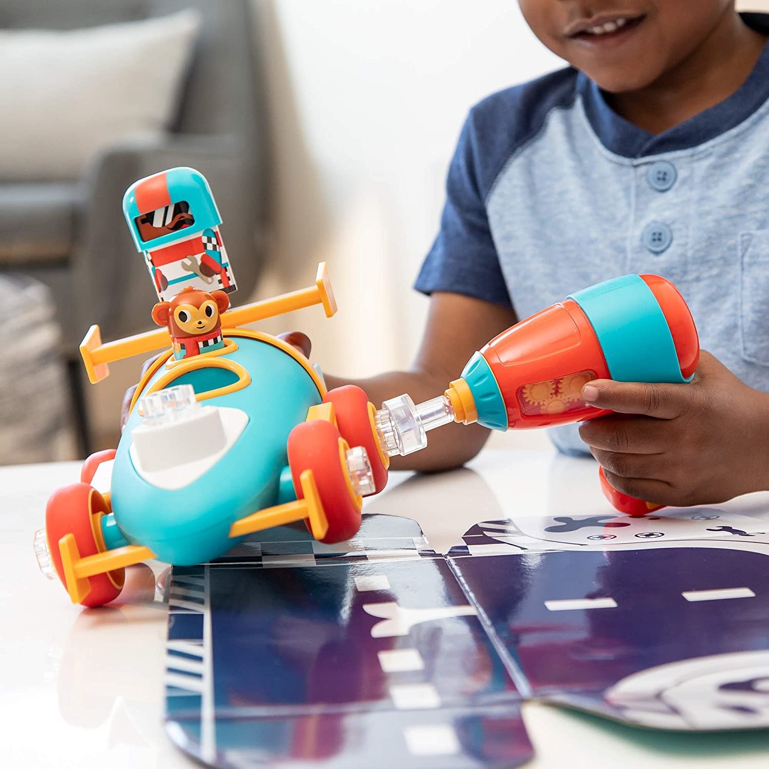 Educational Insights EI Design & Drill Bolt Buddies Race Car