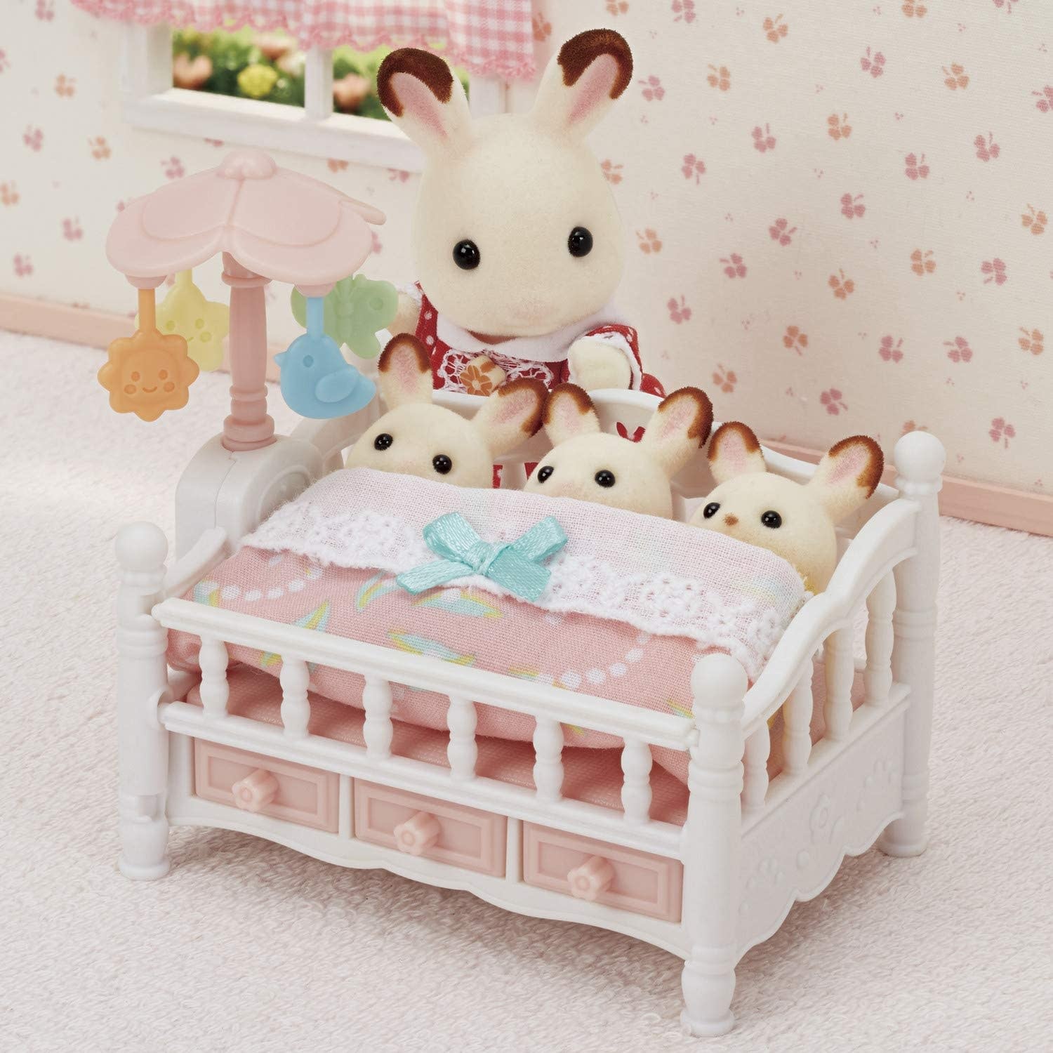 Calico Critters Calico Critters Crib with Mobile