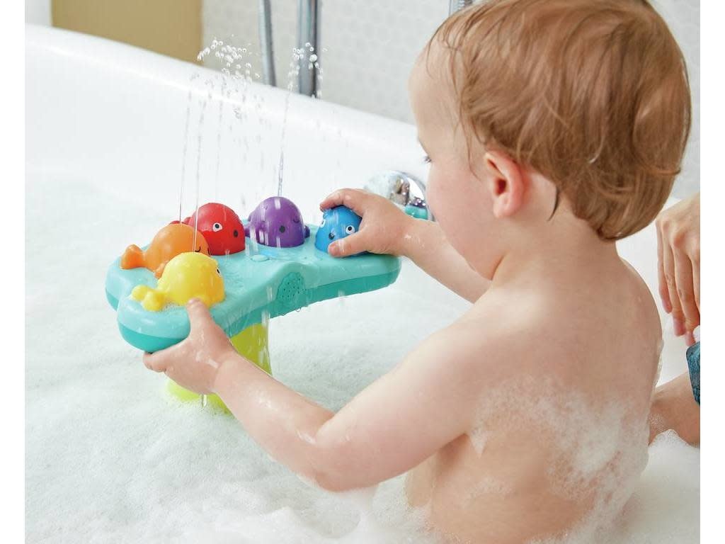 Hape Toys Hape Bath Musical Whale Fountain