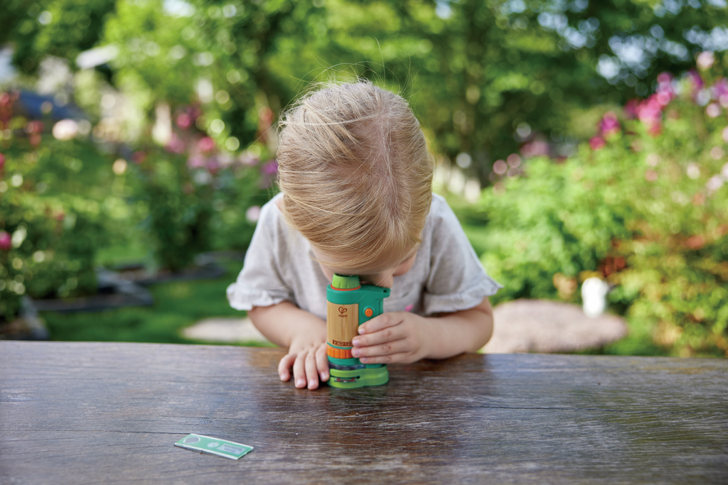 Hape Toys Hape Outdoor Field Microscope