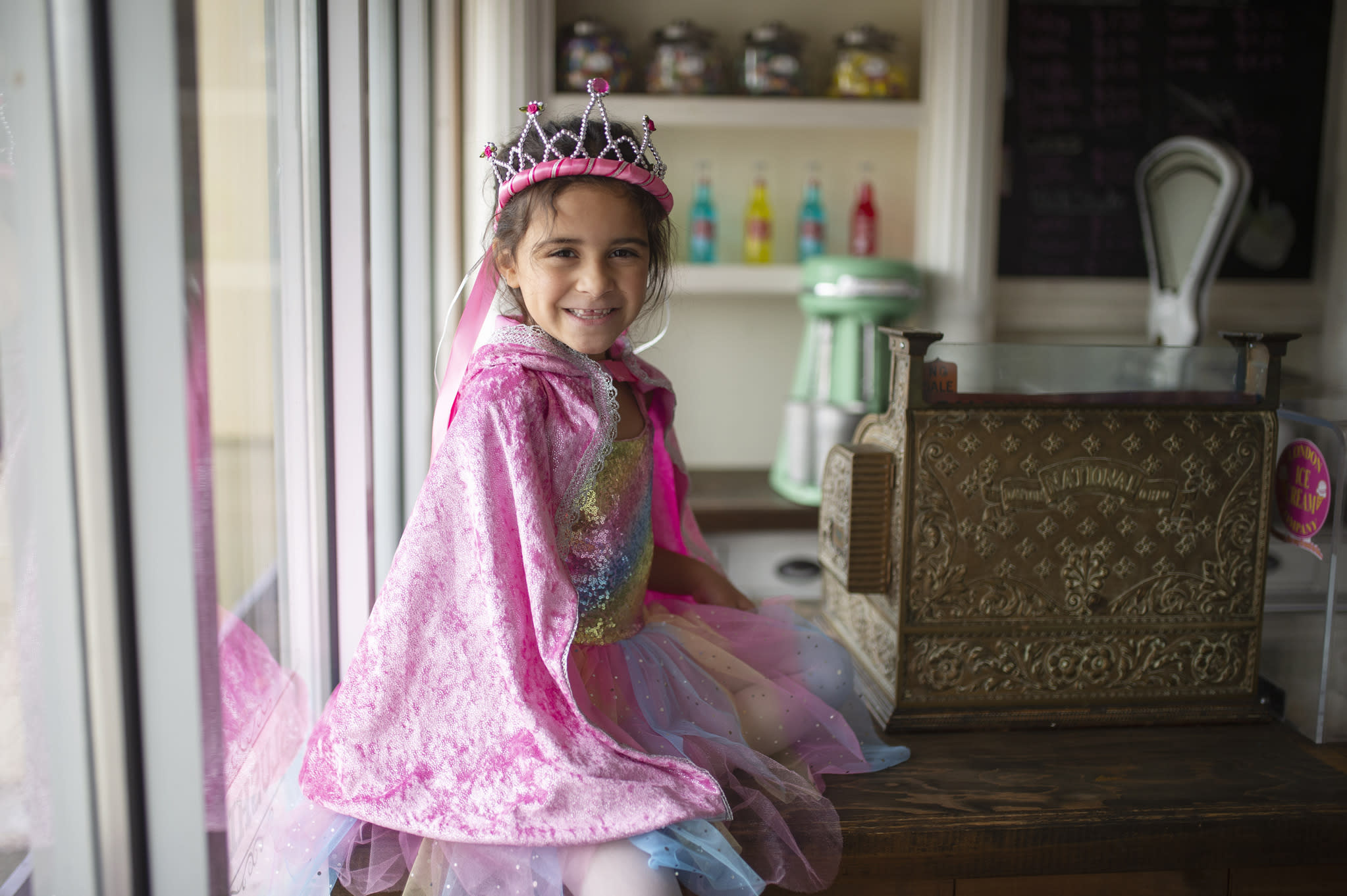 Great Pretenders Diamond Sparkle Cape Pink 5-6