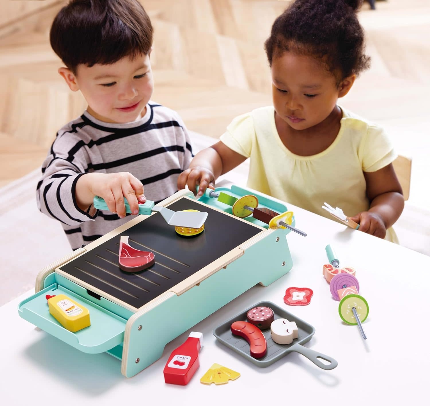 Hape Toys Hape Sizzling Griddle & Grill BBQ Set