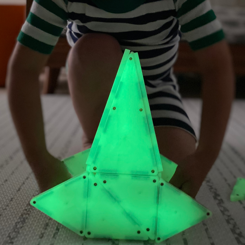 Magna-Tiles Magna-Tiles Glow 16-Piece Set
