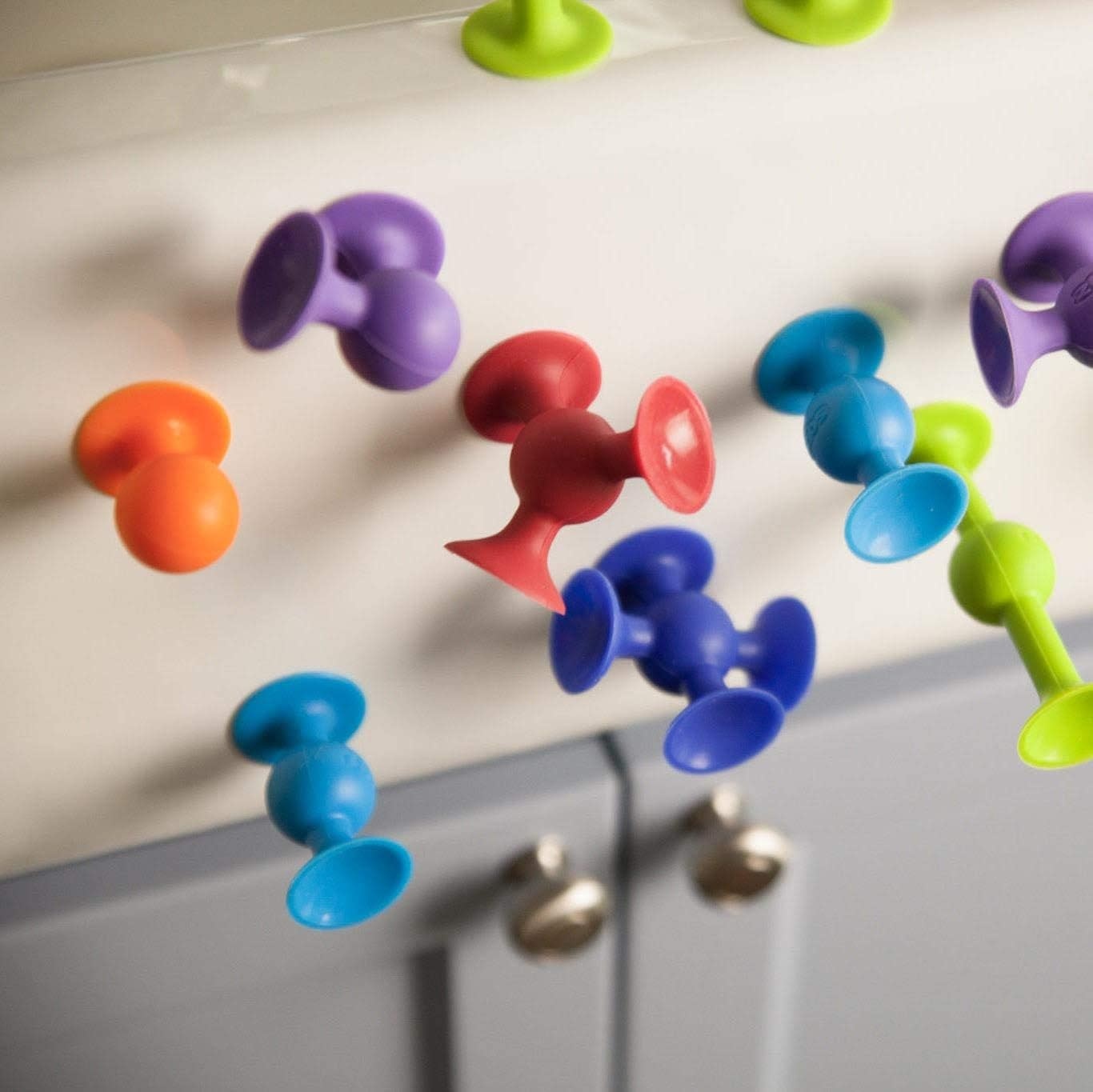 Fat Brain Toys Fat Brain Toys Squigz Deluxe Set