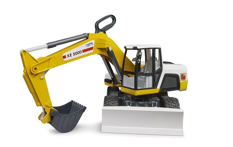 Bruder Bruder Roadmax Excavator