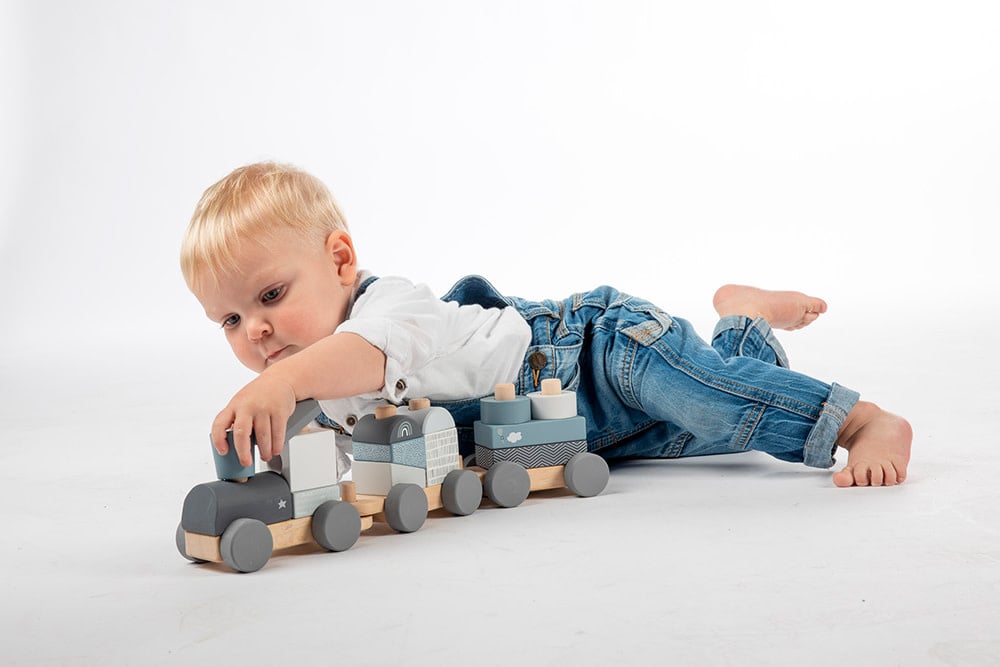 label label Stacking Train Blue