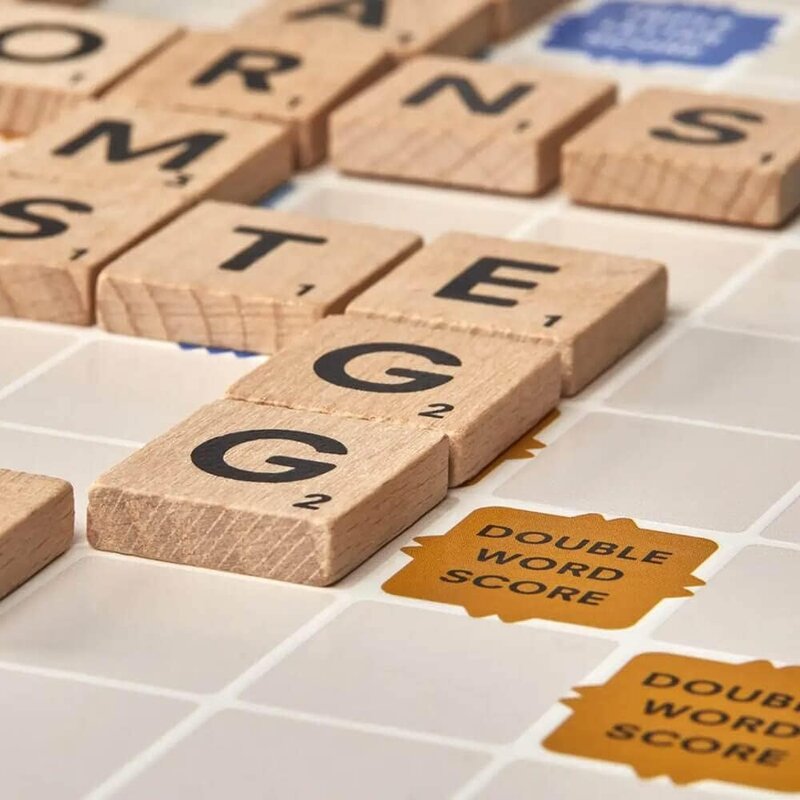 Hasbro Scrabble Classic Game (Refresh)