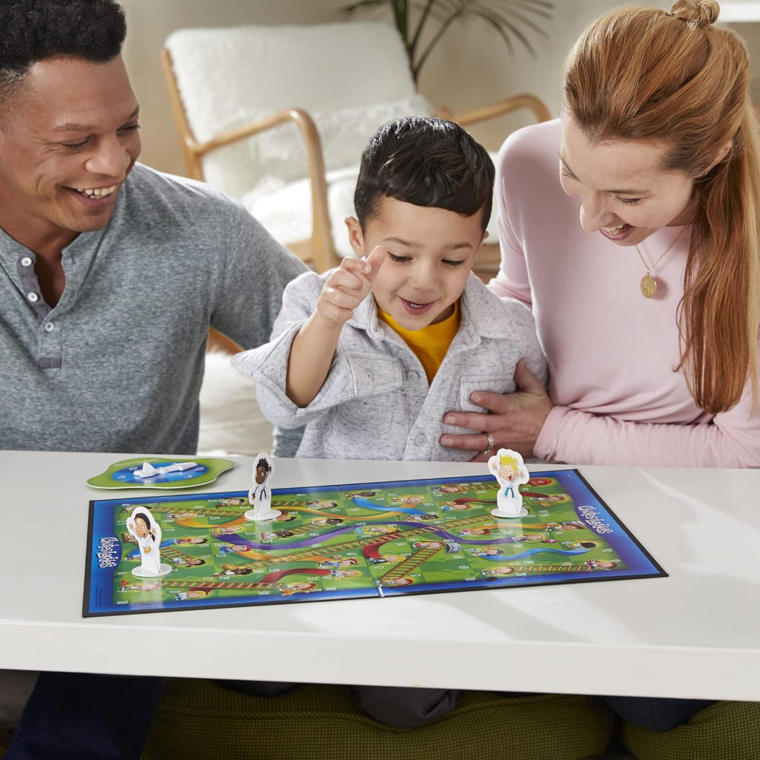 Hasbro Hasbro Game Chutes & Ladders Refresh