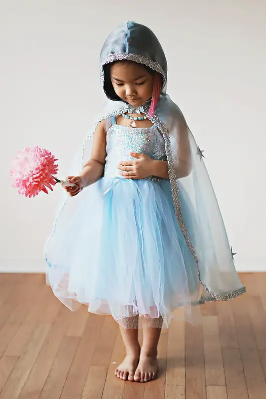 Great Pretenders Snow Queen Cape Blue/ Silver Size 3-4