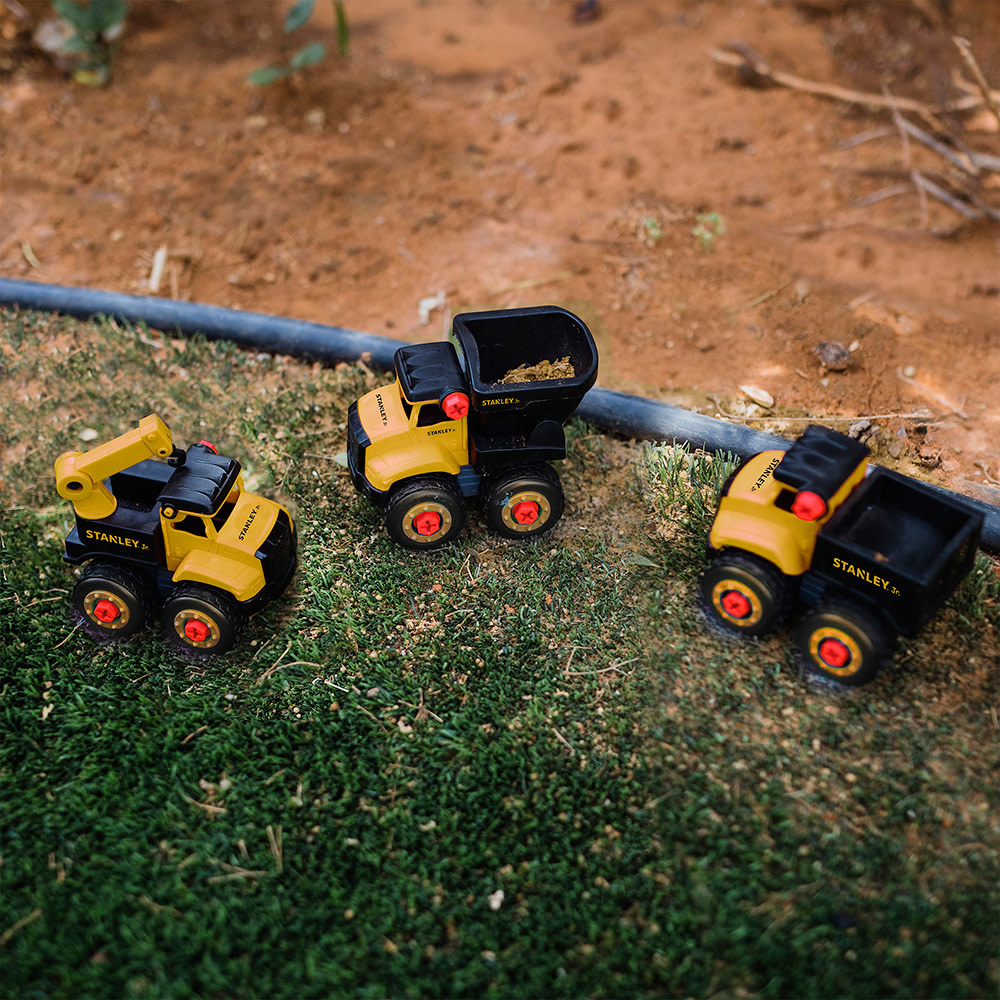 Stanley Jr. Take Apart dot 3 Piece Truck Set