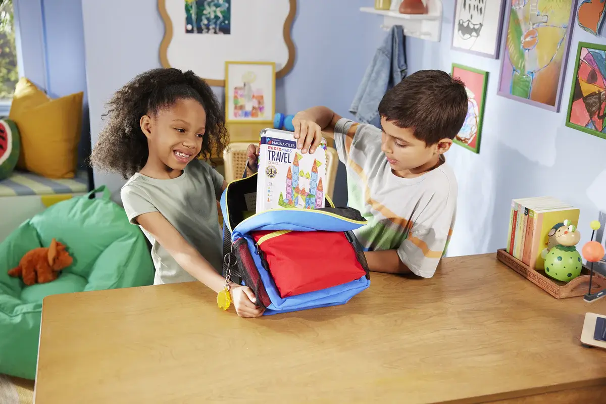 Magna-Tiles Magna-Tiles MicroMAGS Travel Deluxe Set