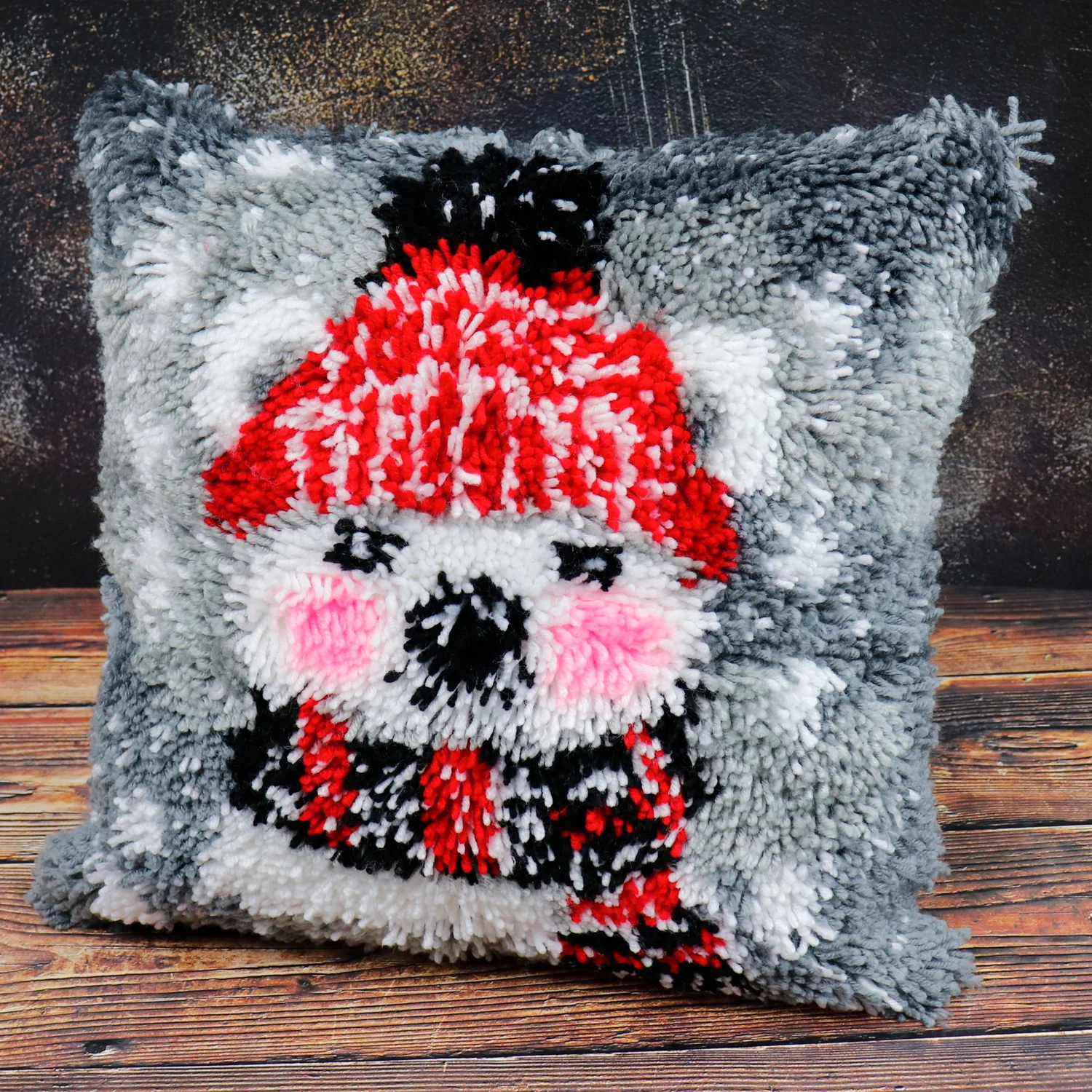 JaCaRou Latch Hook Pillow Polar Bear