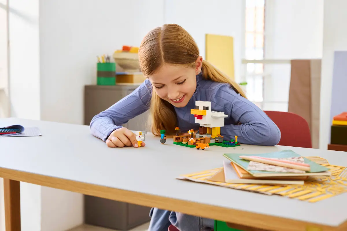 Lego Lego Minecraft Chicken Farm