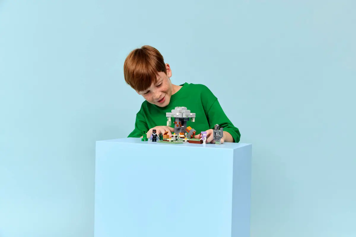 Lego Lego Minecraft The Pale Garden