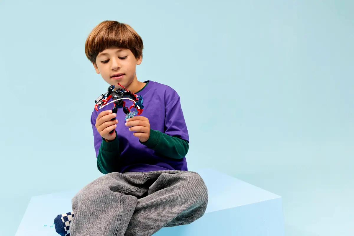 Lego Lego Marvel Miles Morales Mech vs Spider Man 2099