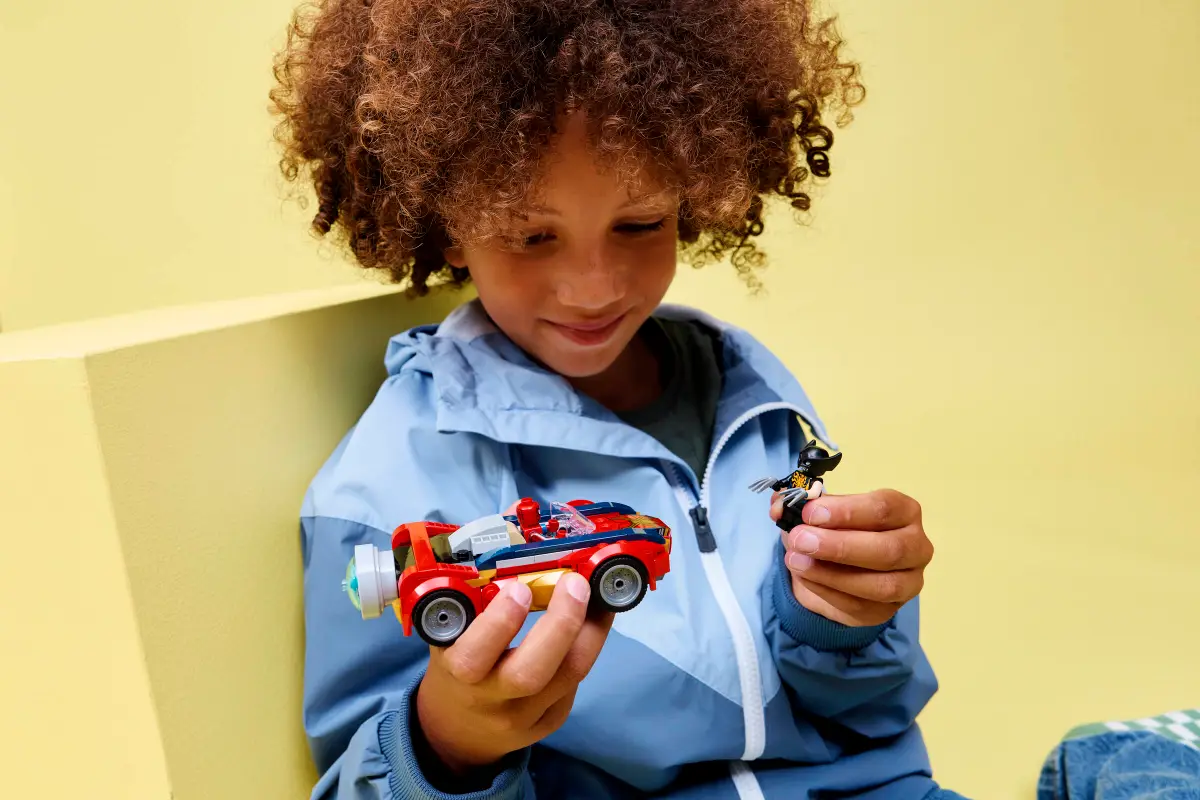 Lego Lego Marvel Spider-Man Car vs Venomized Wolverine