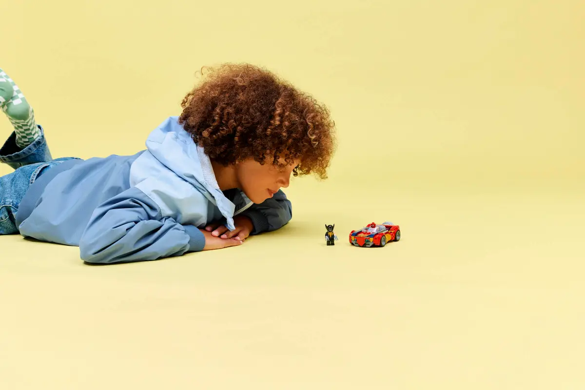 Lego Lego Marvel Spider-Man Car vs Venomized Wolverine