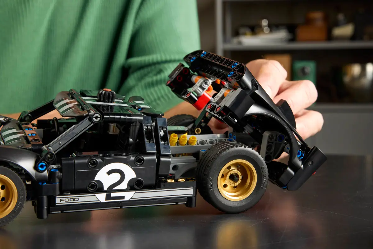 Lego Lego Technic 1966 Ford GT40 MKII Race Car