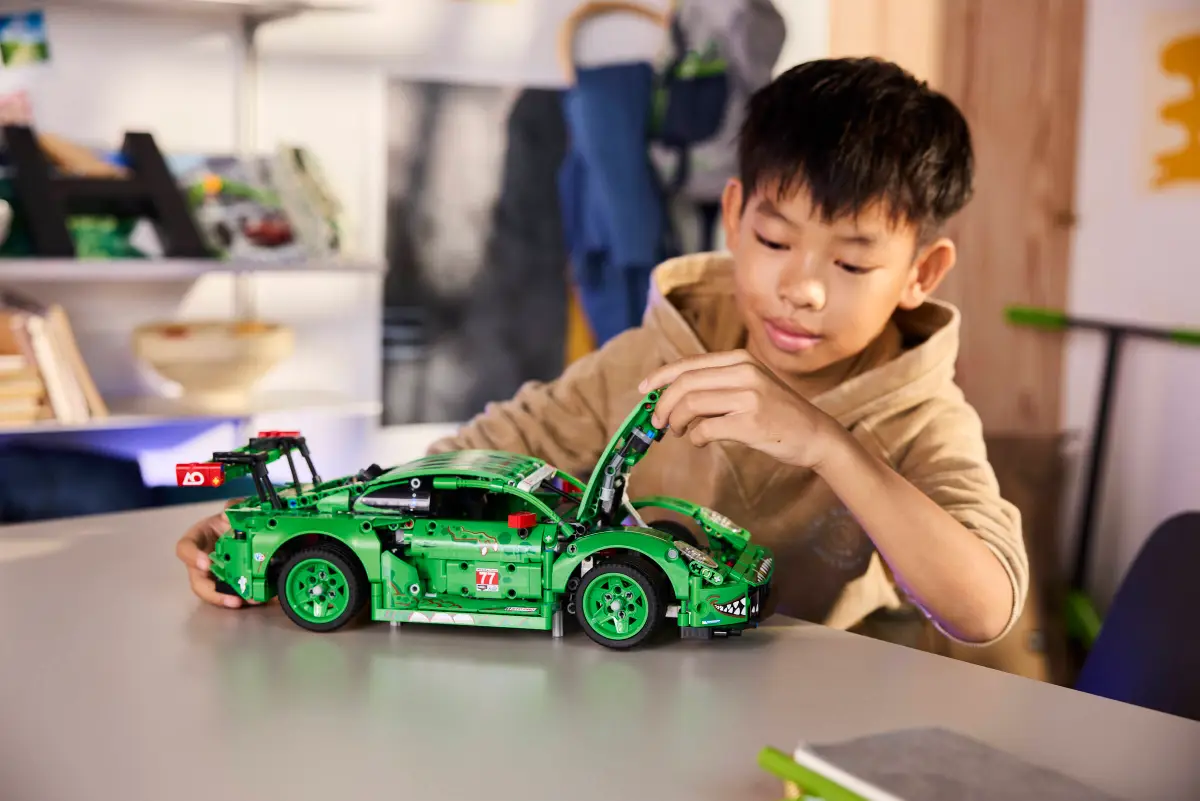Lego Lego Technic Porsche 911 GT3 R Rexy Racing Car