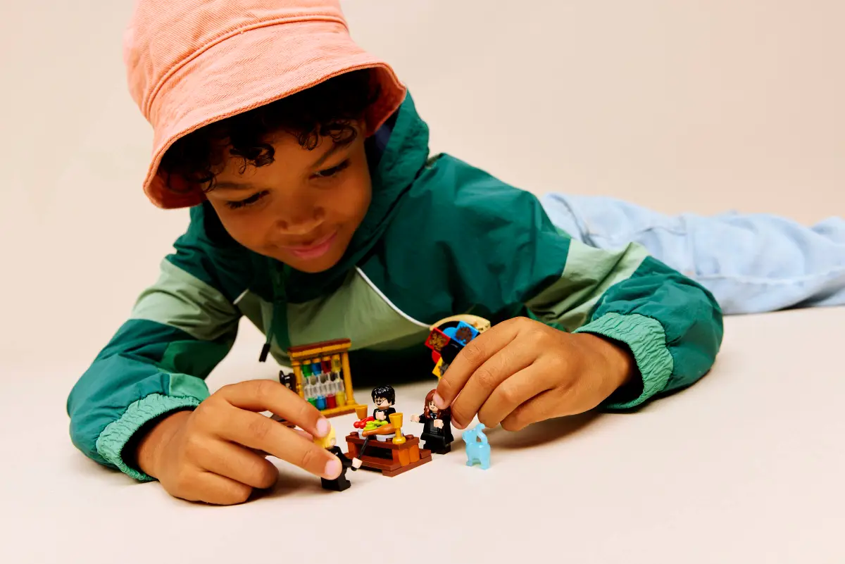 Lego Lego Harry Potter Hogwart's Castle Sorting Hat Ceremony