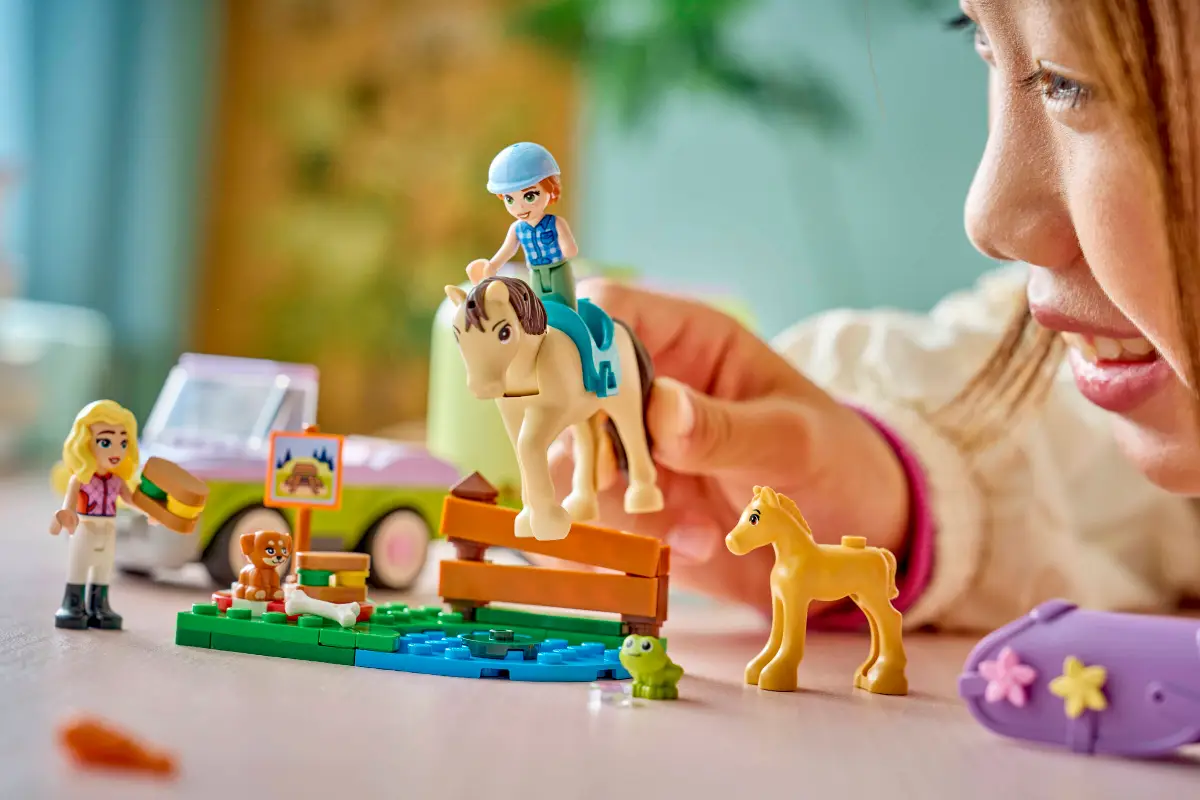 Lego Lego Friends Horse and Foal Trailer