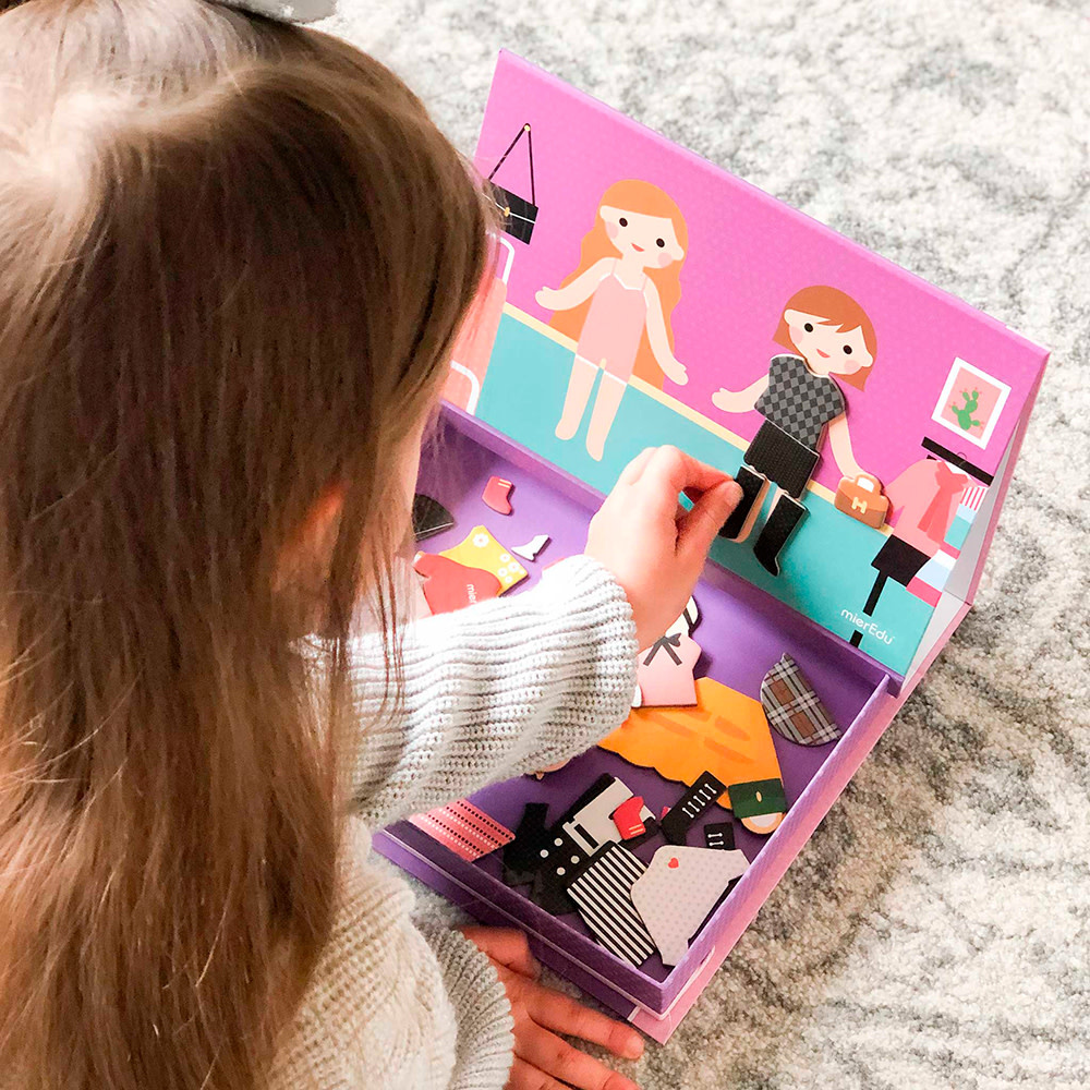 Magnetic Art Case Dress Up