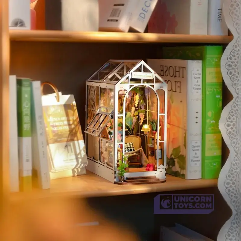 DIY Book Nook Flower House