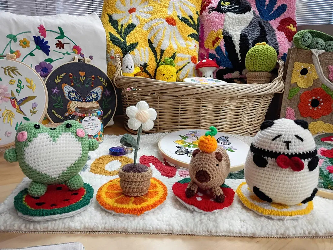 Amigurumi Crochet Kit - Chill Capybara