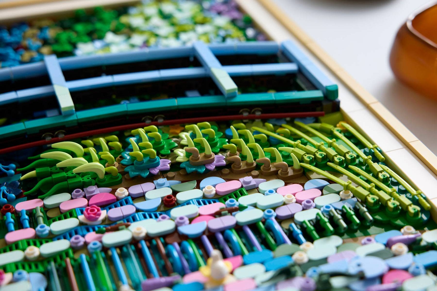 Lego Lego ART Claude Monet Bridge over a Stream