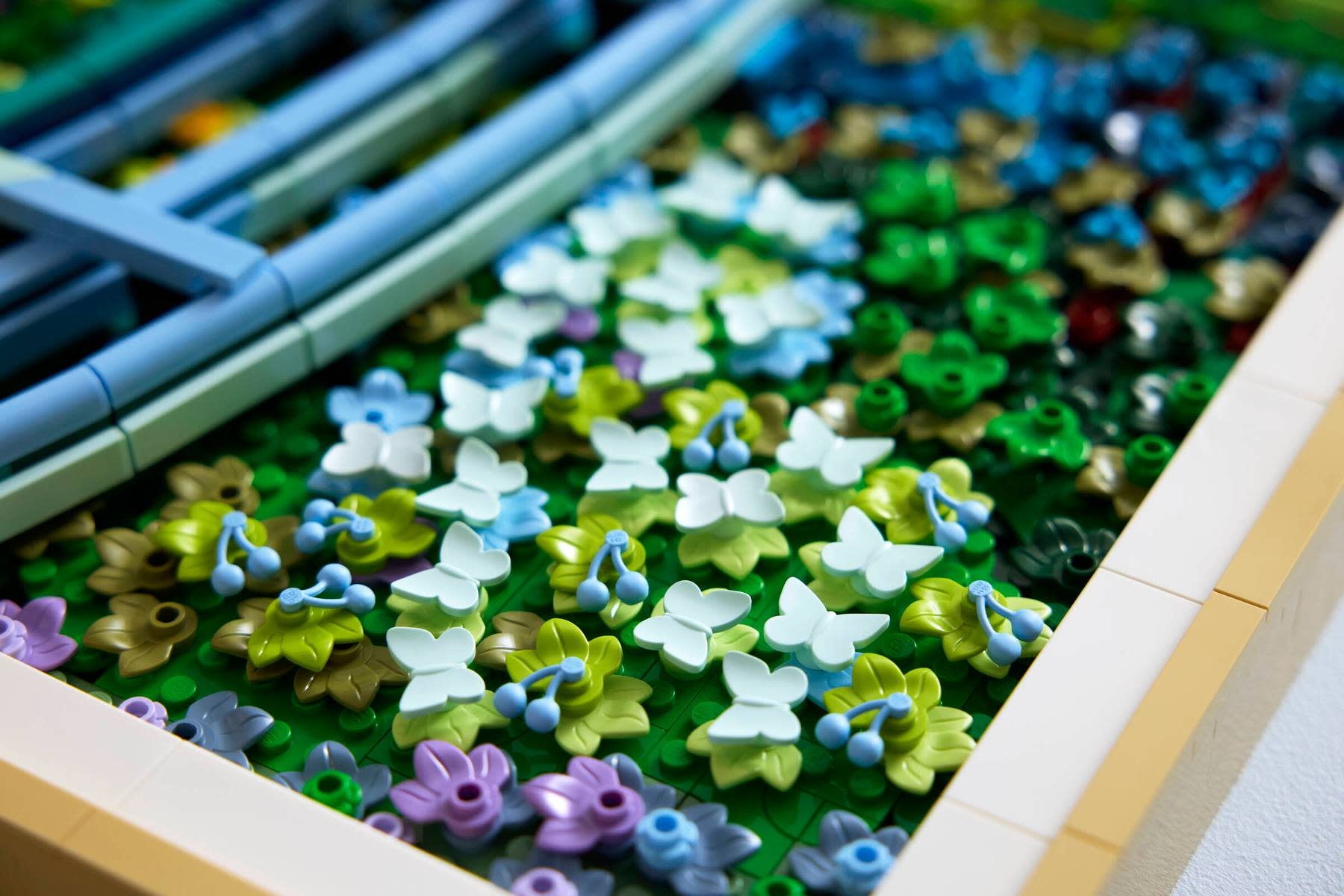 Lego Lego ART Claude Monet Bridge over a Stream