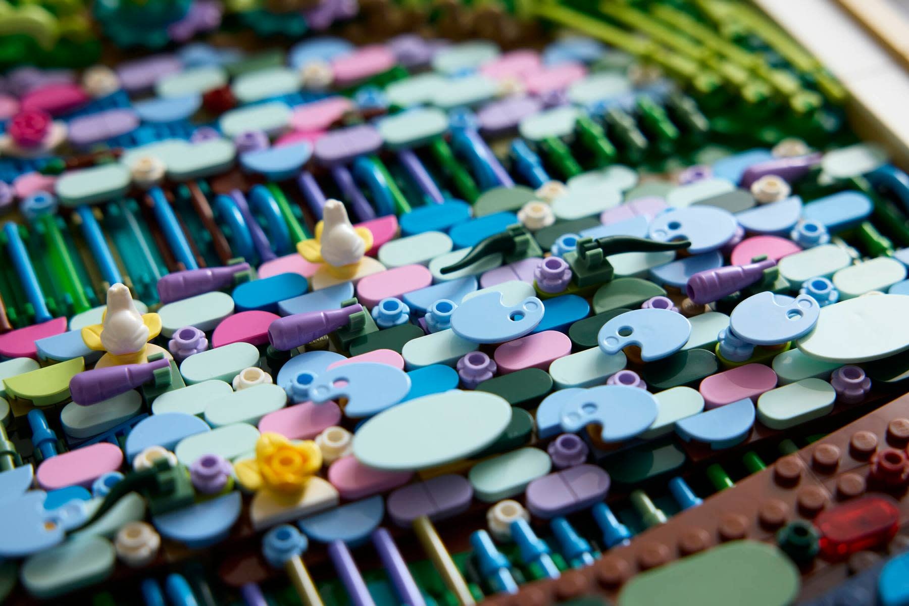 Lego Lego ART Claude Monet Bridge over a Stream