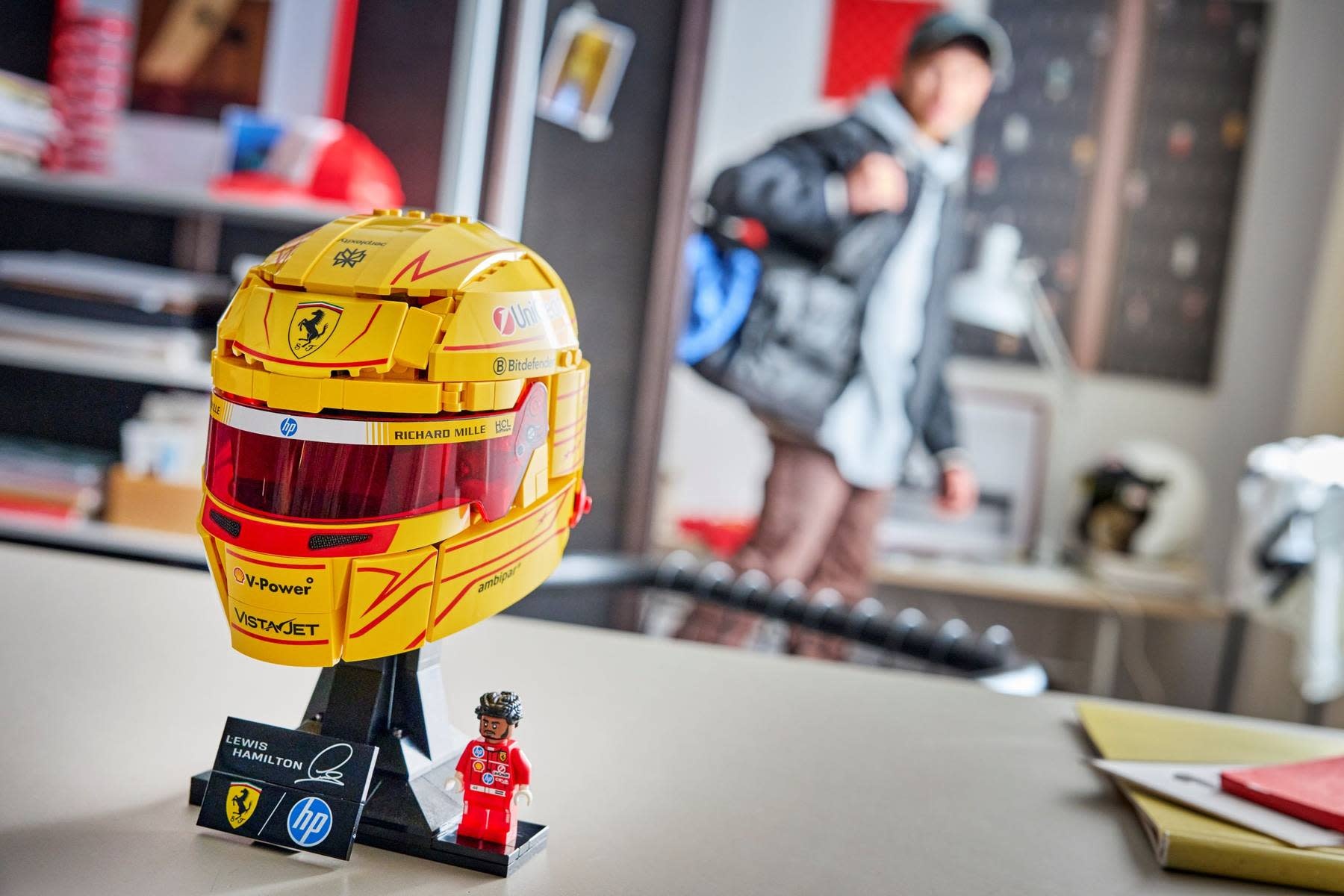 Lego Lego Editions F1 Scuderia Ferrari HP Lewis Hamilton Helmet