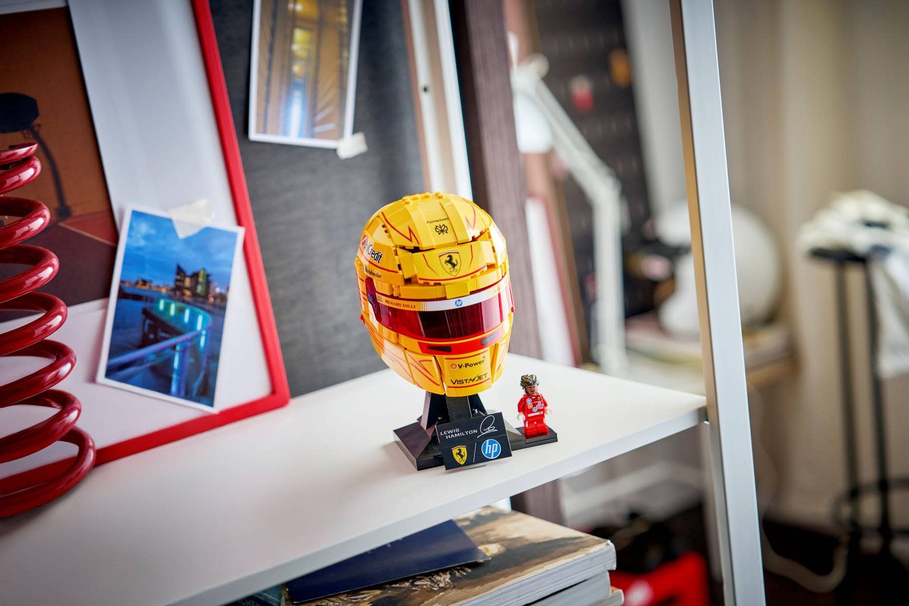 Lego Lego Editions F1 Scuderia Ferrari HP Lewis Hamilton Helmet
