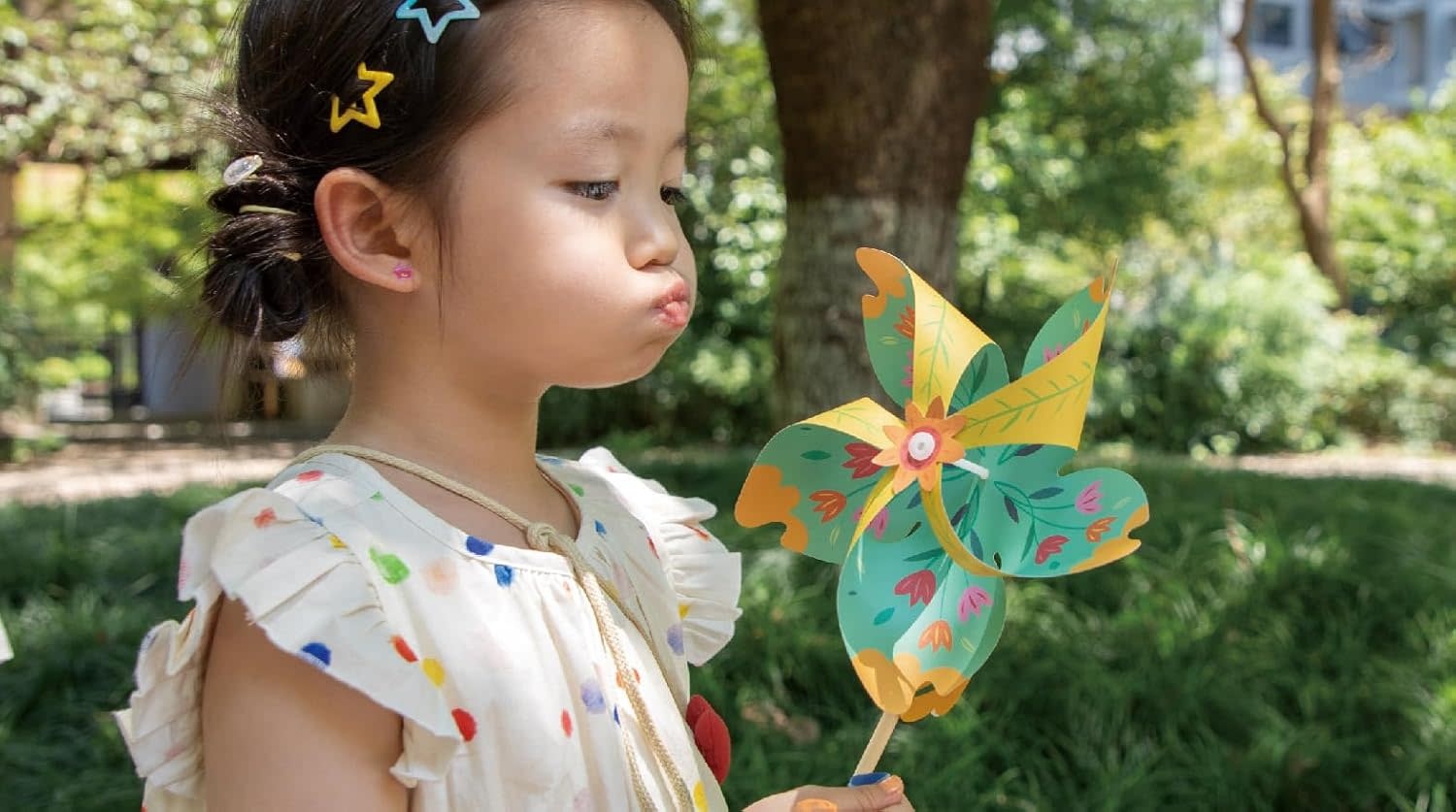 Avenir Everyday Craft make Pinwheels