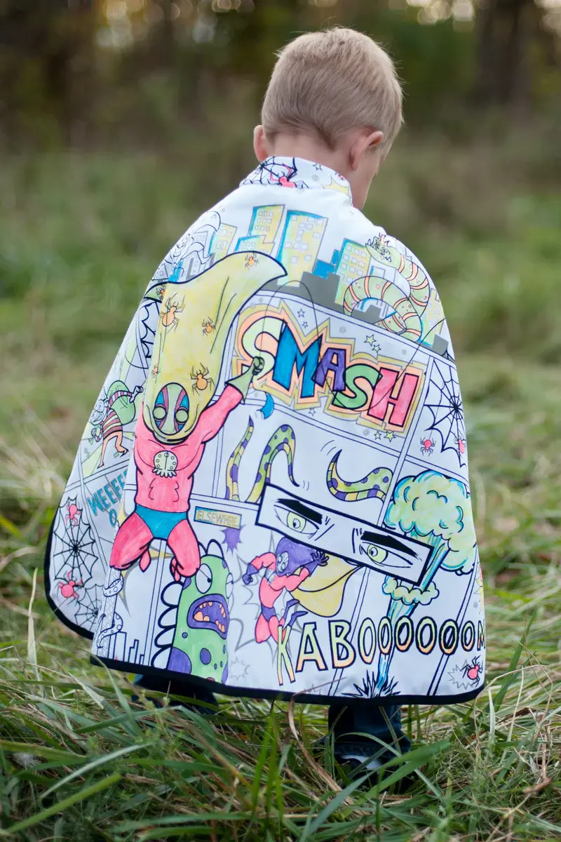 Great Pretenders Colour-A-Cape: Reversible Spider Superhero