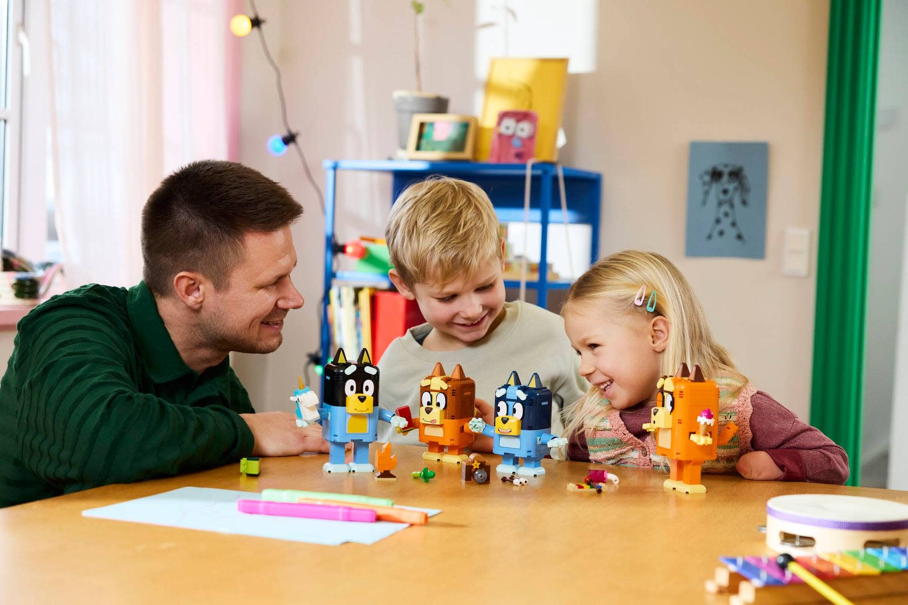 Lego Lego Bluey Brick-Built Bluey Family
