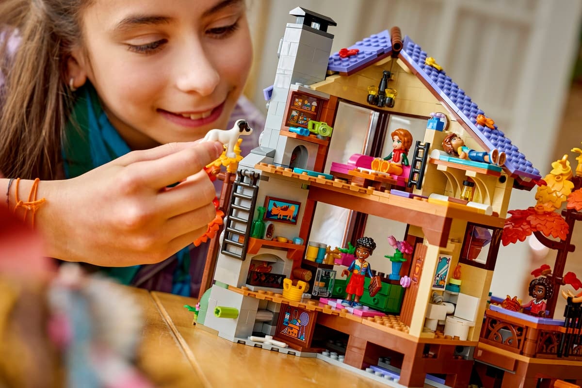 Lego Lego Friends Cozy Fall Forest Cabin