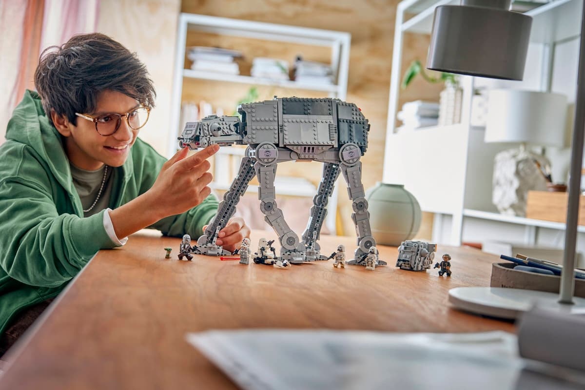 Lego Lego Star Wars Imperial Remnant AT-AT with INT-4