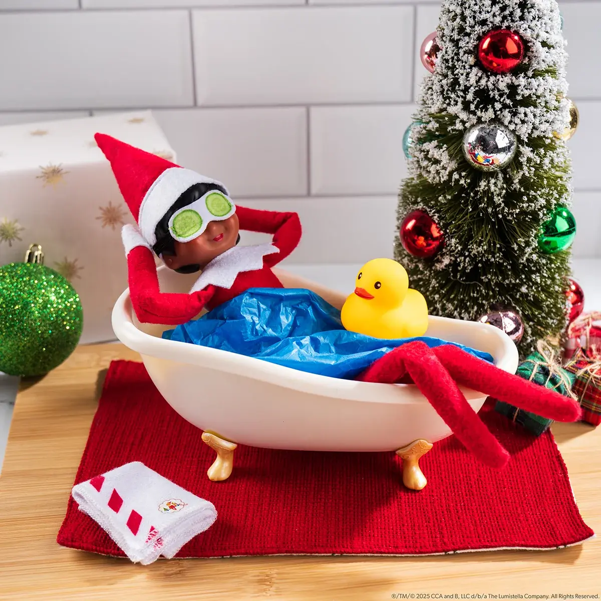 Elf on the Shelf Polar Props S'elf Care Set Bathtub