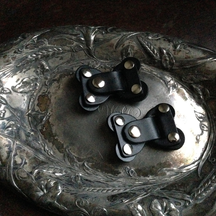 Jul Designs The Lock Toggle Closure - Black