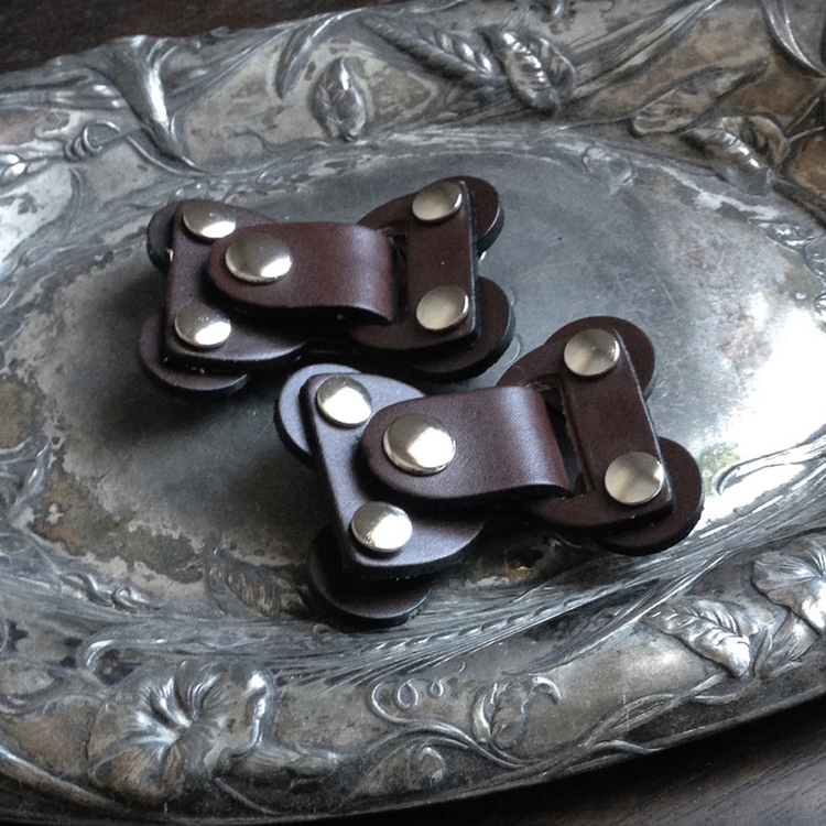 Jul Designs The Lock Toggle Closure - Chocolate