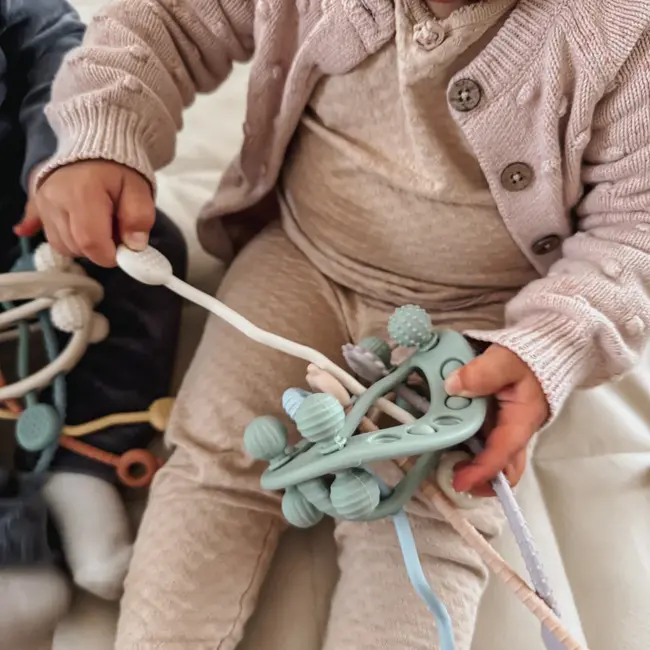 Nouka Space Pull Toy, Fall Winds