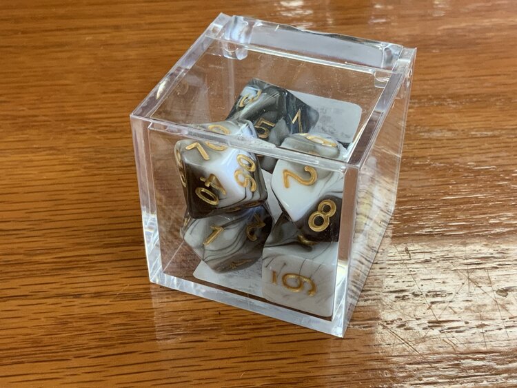 Critical Hit Collectibles 7 dice set: Black White