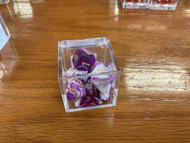 Critical Hit Collectibles 7 dice set: Purple White