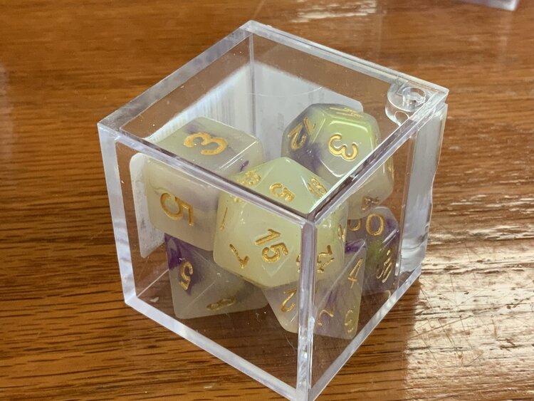 Critical Hit Collectibles 7 dice set: Blue Purple Yellow