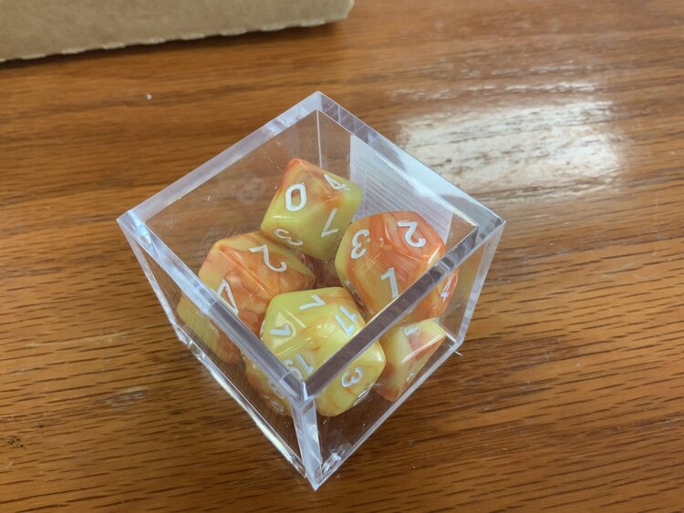Critical Hit Collectibles 7 dice set: Orange Yellow