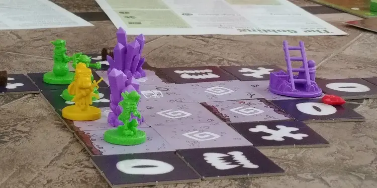 Vintage Vast The Crystal Caverns Miniatures exp (2017)