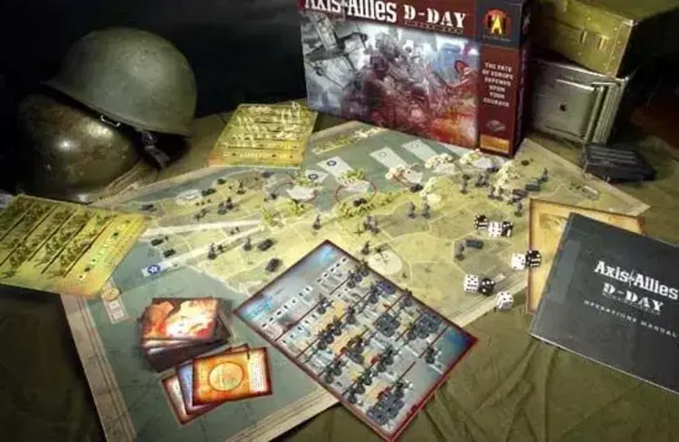 Axis & Allies D-Day (Pre-owned, sealed components) (2004)