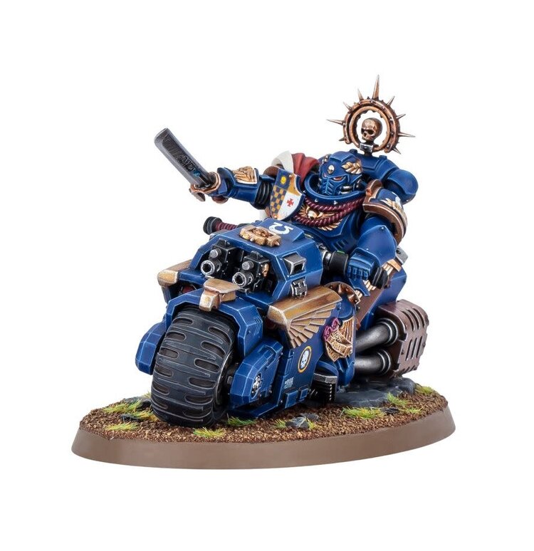 Warhammer 40K: Space Marines Captain on Bike